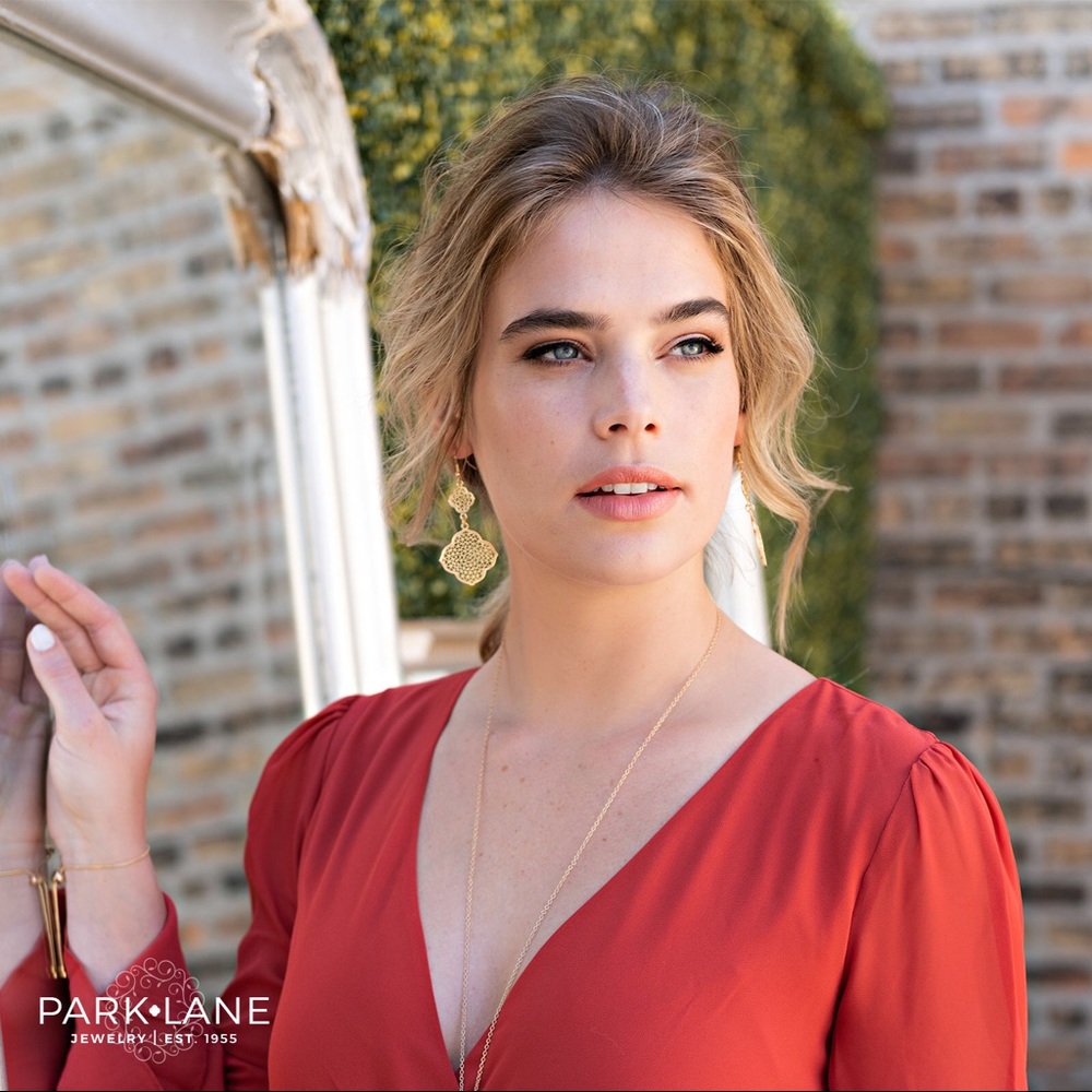 Park Lane Moana Earrings in gold